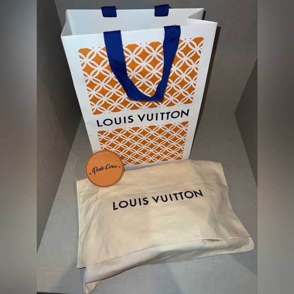 Louis Vuitton Loop Shoulder Bag - Picture 4 of 16